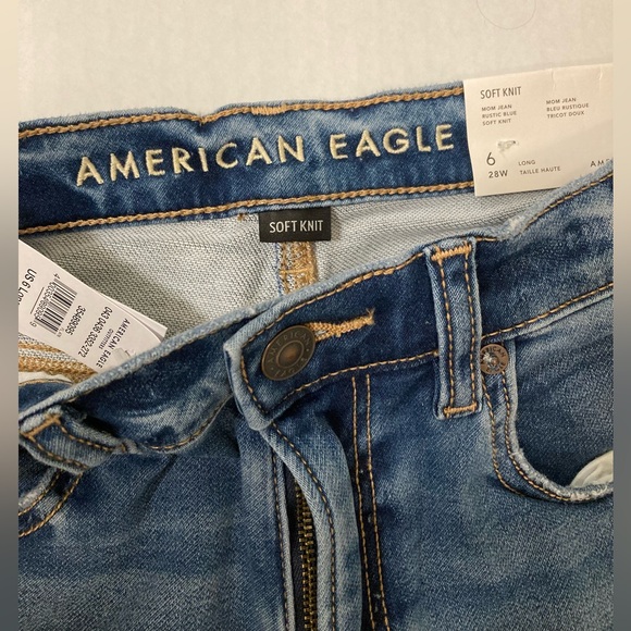 American Eagle Outfitters | NWT Mom Jean Distressed Soft Knit 6 Long Jeans - Picture 5 of 10